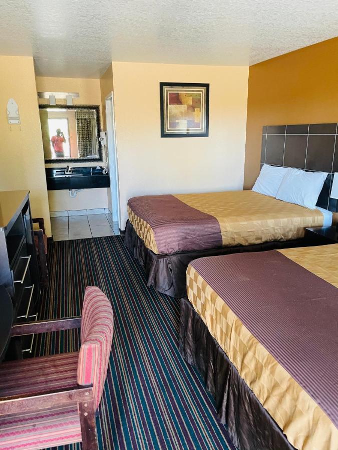 Sona Inn Dilley Exterior foto