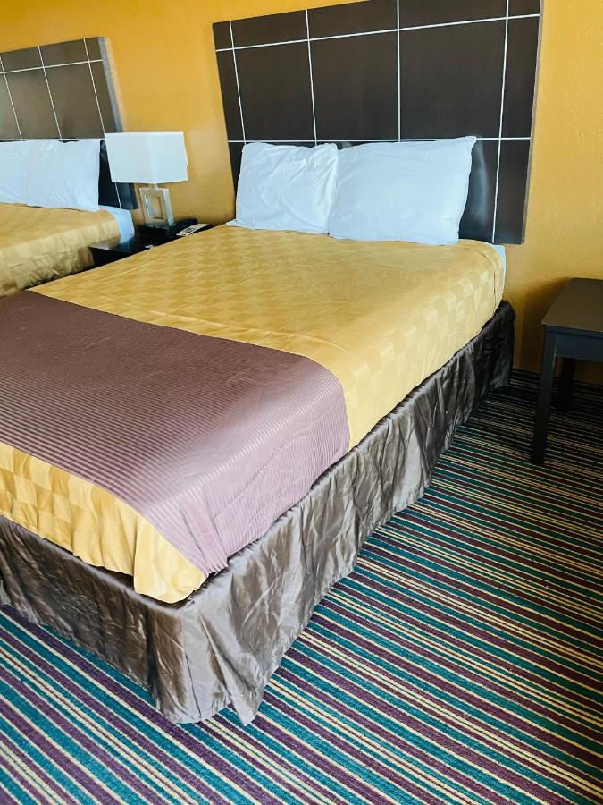 Sona Inn Dilley Exterior foto